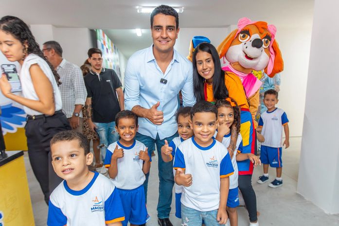JHC entrega Gigantinhos na Ponta da Terra e reforça compromisso com a educação infantil