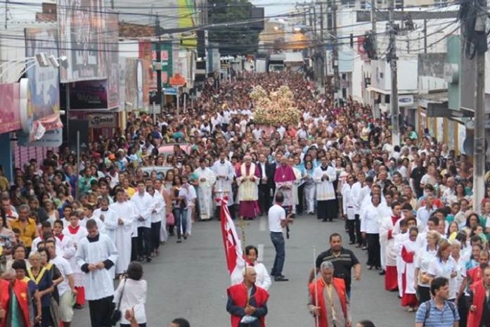Trânsito no centro de Arapiraca será interditado para a procissão da Padroeira