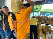 SMTT de Arapiraca entrega donativos a 45 famílias atingidas pela enchente em Limoeiro