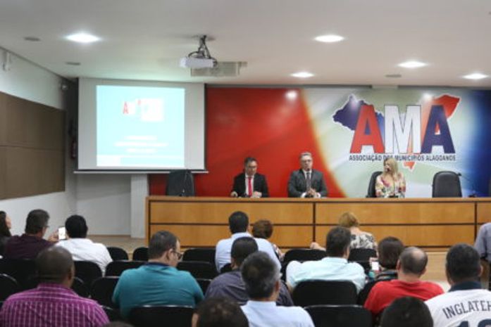 Municípios querem que INSS faça compensação para garantir aposentadorias