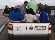 Veículo foi flagrado com vários passageiros