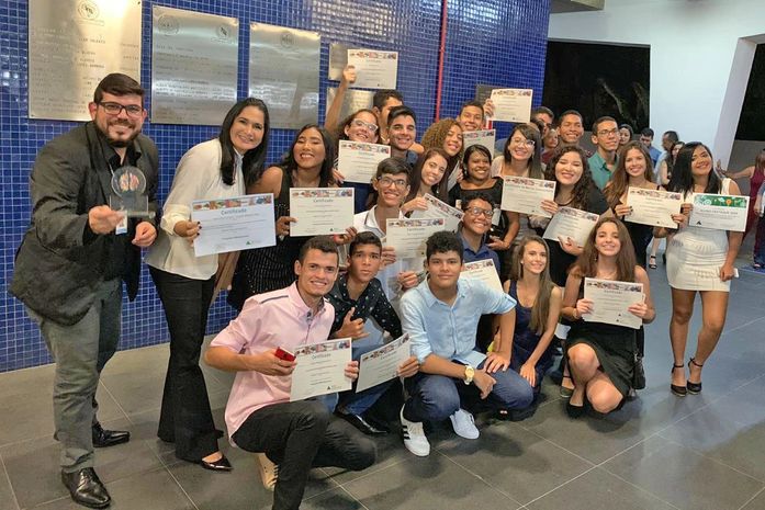 Miniempresa da Escola Sesi Cambona ganha prêmio da Junior Achievement