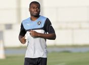 Ex-Botafogo e Bragantino, volante Serginho acerta retorno ao CSA