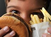 OMS lança guia para enfrentar obesidade em crianças e adolescentes