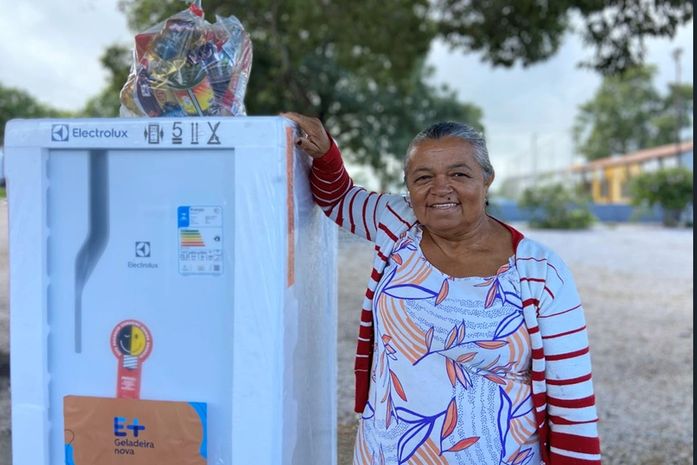 Mutirão da Equatorial entrega geladeiras novas e econômicas para clientes de Delmiro Gouveia