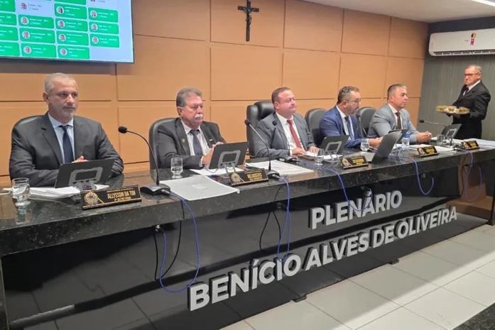 Câmara de Arapiraca abre ano legislativo com “bombardeio” contra a Casal