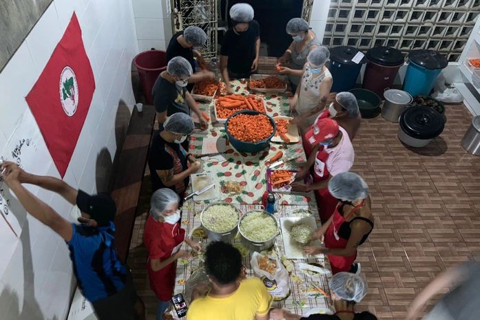 Natal Sem Fome: MST distribui mil refeições durante Ceia Solidária em Maceió na manhã de hoje (22)