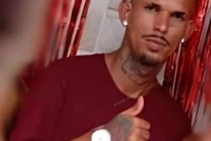Homem é assassinado a tiros dentro da própria casa e filha de 8 anos é baleada