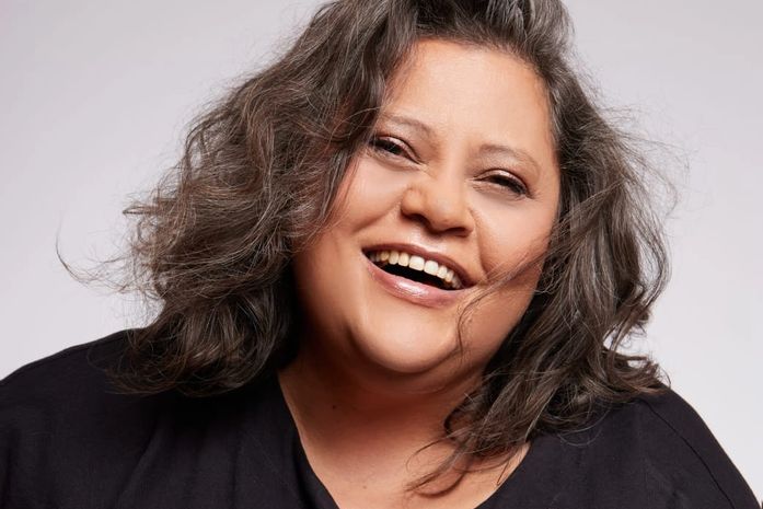 Edson Cordeiro e Elaine Kundera são as atrações de outubro do Seis & Meia