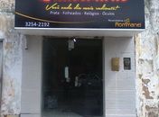 Dupla assalta joalheria e leva R$ 30 mil em produtos