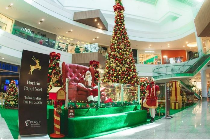 Funcionamento até 01h, promoção e surpresas natalinas marcam Natal do Parque Shopping
