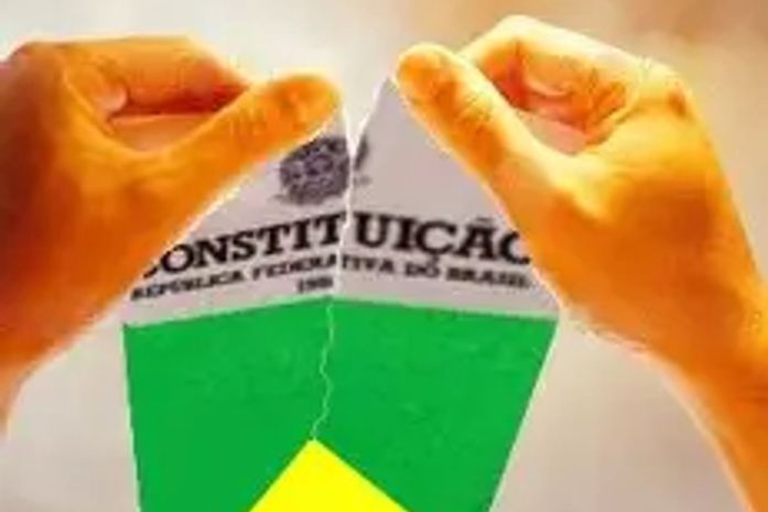 *Como a leitura desta ativista é pouca, alguém explica?