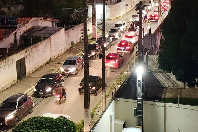 Moradores da parte baixa de Maceió denunciam congestionamentos diários e ausência de agentes de trânsito