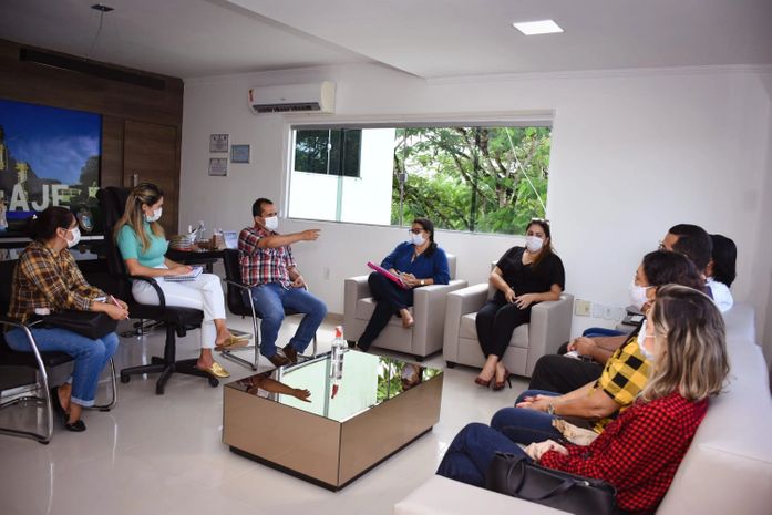 São José da Laje: Angela Vanessa reúne secretários e intensifica ações de combate ao mosquito Aedes Aegypti