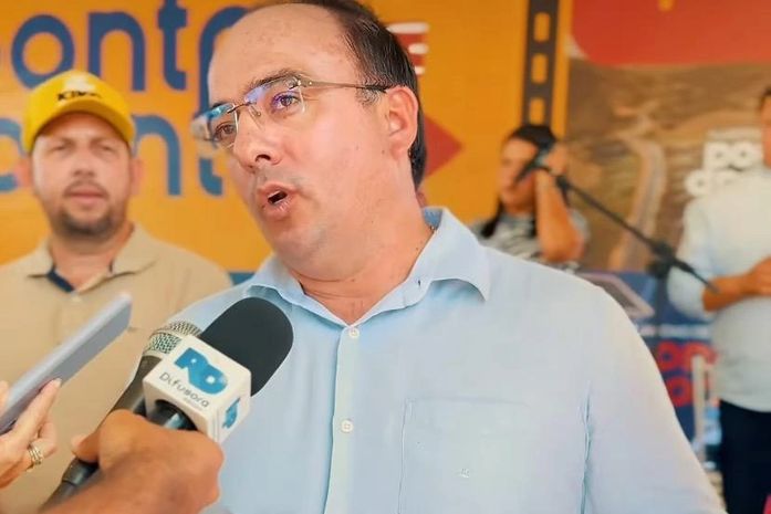 Prefeito cobra ação urgente da CASAL e Água do Sertão sobre grave problema de abastecimento na cidade