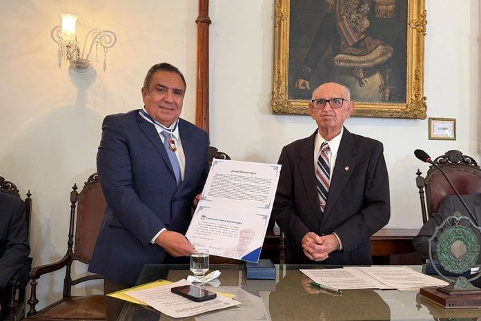 Deputado Inácio Loiola é agraciado com a Comenda Jonas Montenegro do IHGAL