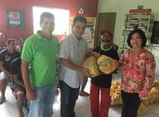 Prefeitura de União entrega cestas básicas para catadores
