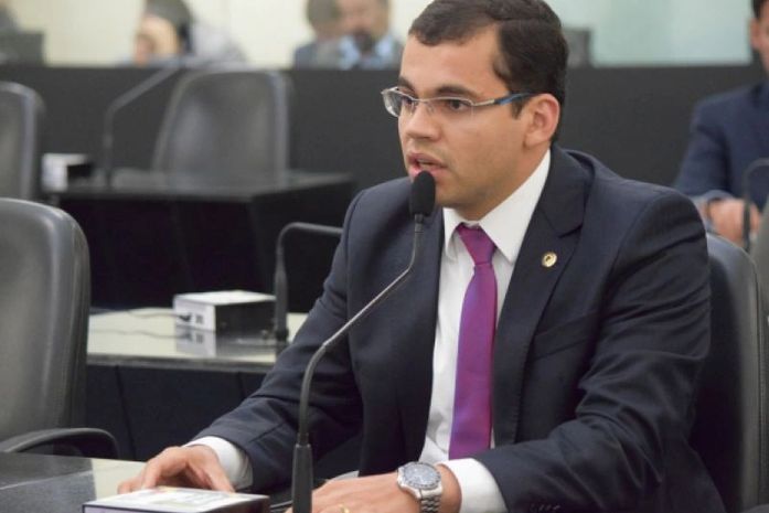 Gilvan Filho : conscientizar o povo dos gastos com a realização destes eventos