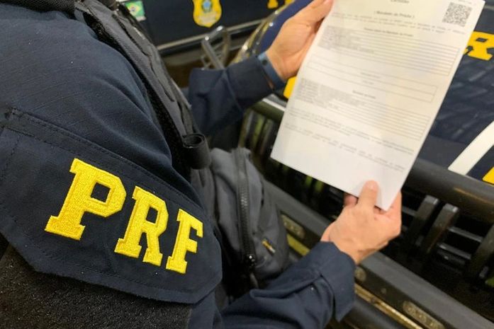 Homem com dívida de pensão alimentícia é preso em abordagem da PRF no interior de AL