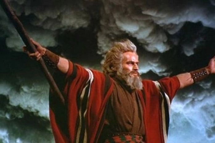 “A Páscoa e o lockdown de Moisés”
Pragas do Egito e a COVID-19 no Brasil