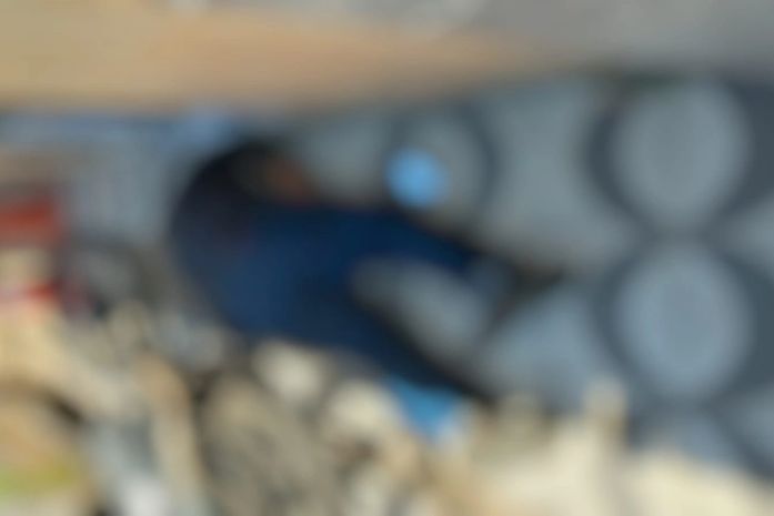 Jovem com tornozeleira eletrônica é morto a tiros na porta de casa, em Maceió