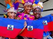 Haiti, a gigantesca ilhazinha d@s pret@s têm um lema em kréyol na língua dos “escravos” que diz: “bite n´bite nous pas tombe”, ou “seja tropeçamos, mas não caímos” 