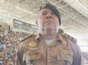 Coronel vem recebendo incentivo de amigos. Ele tem 51 anos de idade e é natural de Pernambuco, nasceu no Recife