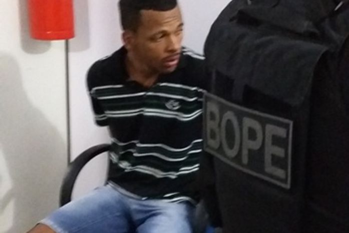 Acusados foram levados ao Code (Foto: Guilherme Carvalho Filho)