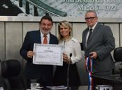 Pastor Jabes Alencar é homenageado com a comenda Tavares Bastos