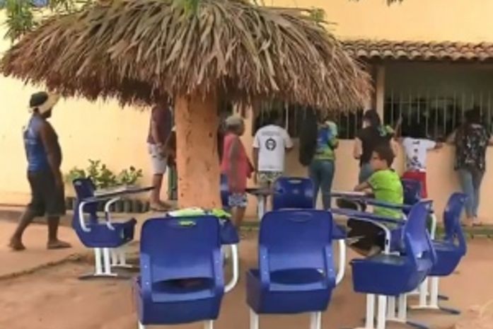 Alunos enfrentam condições precárias em escola do Estado em Palmeira dos Índios