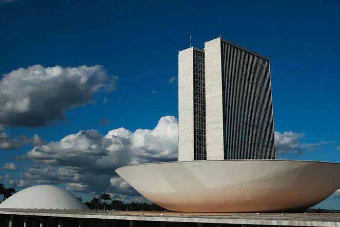 MP de Privatização da Eletrobras recebe 570 emendas de parlamentares