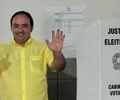 O prefeito Leandro Silva vota cedo em Junqueiro e reafirma confiança na vitória