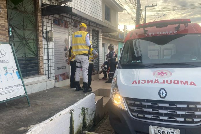 Ronda presta assistência a mulher em surto psicótico, em Maceió