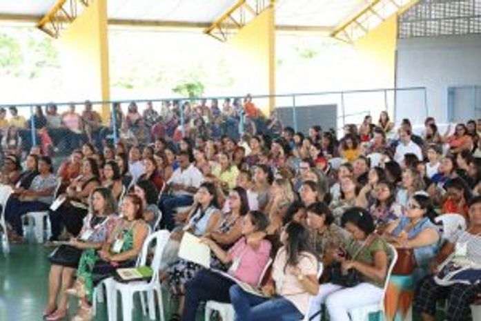 Prefeitura concede bonificação de um terço do salário para servidores da Educação