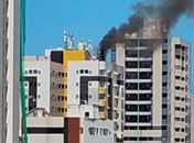 Incêndio em prédio na Ponta Verde assusta moradores; imóvel foi evacuado