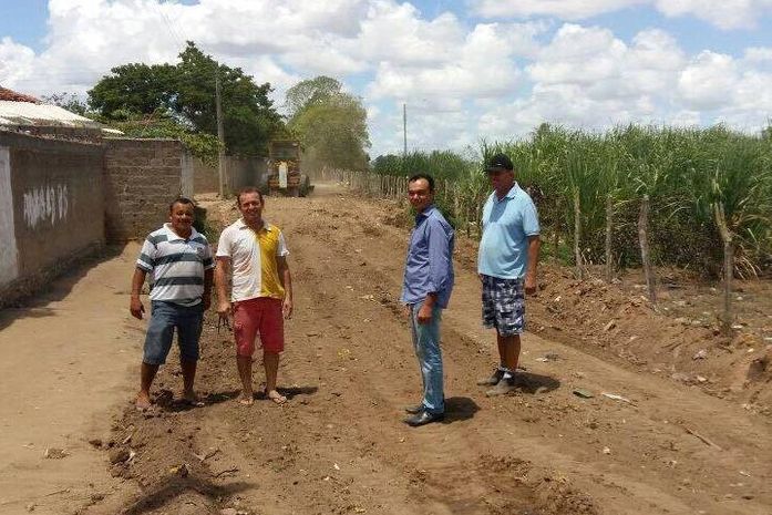Prefeitura intensifica limpeza e recuperação das ruas em Anadia