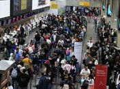 Mais voos são cancelados e atrasam no 5º dia de greve dos aeronautas, após rejeição à proposta do TST