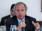 “Jamais esteve sob análise privatizar o SUS”, diz Guedes