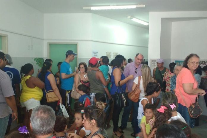 Postos de saúde ficam lotados no último dia da vacinação contra o vírus H1N1