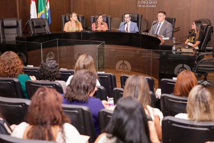TJAL discute combate à violência doméstica com instituições da rede de proteção