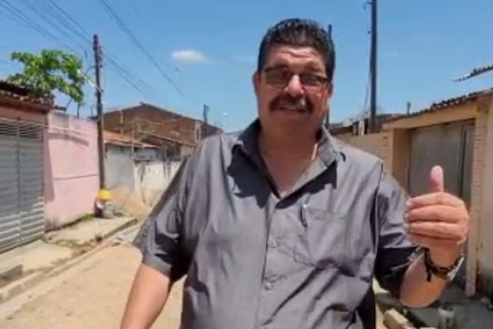 Geraldo Ribeiro inspeciona obras de pavimentação na Vila Maria e Valdecir Mota em Palmeira dos Índios