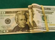 Dólar subiu e voltou a fechar acima de R$ 4,70