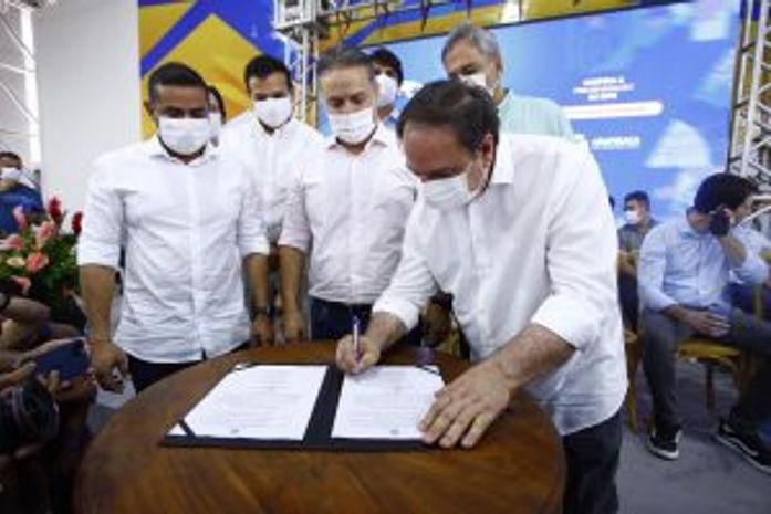 Prefeito Luciano entrega novo clube do servidor e assina ordem para construção do Hospital Metropolitano do Agreste