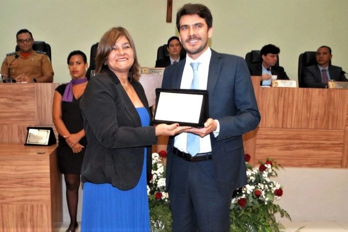 Procurador Municipal Diego Leão recebe título de cidadão penedense