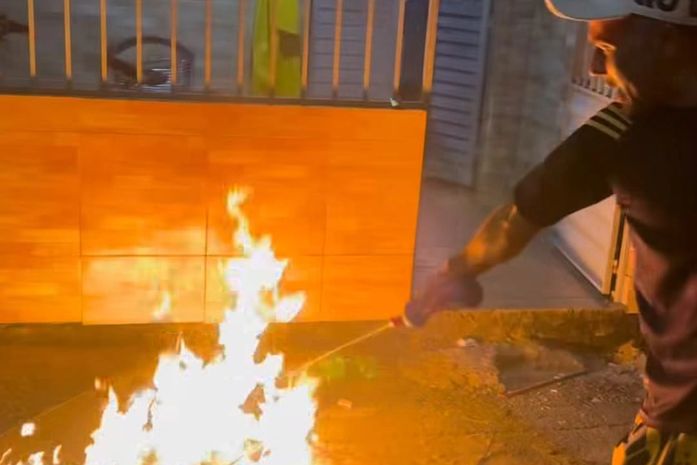 Homem coloca fogo na própria televisão em Maceió após derrota da Seleção Brasileira