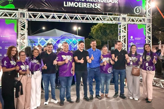 Feira do Empreendedor gera R$ 10 mil em vendas com alunos da EJA de Limoeiro de Anadia