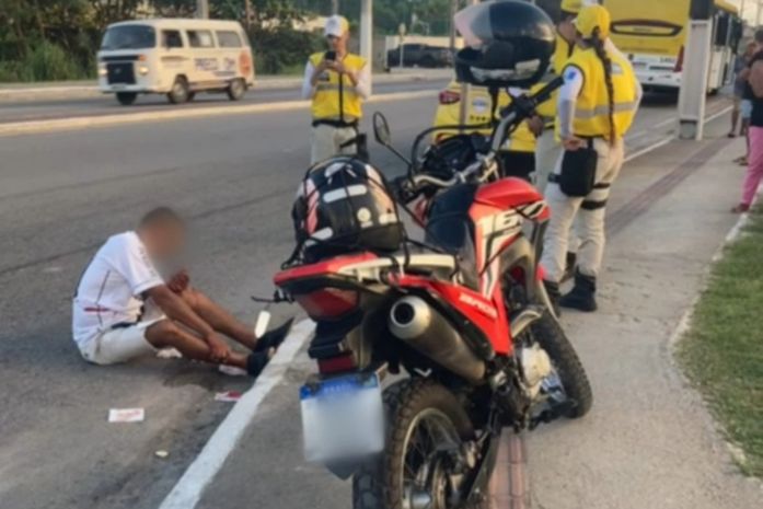 Ronda no Bairro e Samu prestam socorro a vítima de acidente na AL-101 Norte