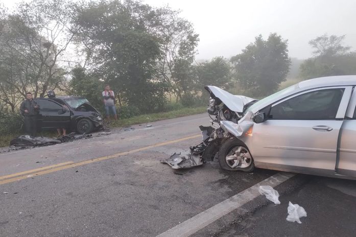 Grávida morre e outras três pessoas ficam feridas em acidente, na BR-316