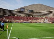 Ônibus atrasa e final da Libertadores começará às 18h30 (de Brasília)
