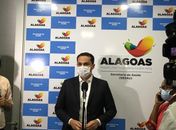 Governo de AL assina protocolo de intenções para aquisição da vacina contra a covid